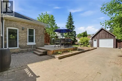 86 Oak Street Brantford ON N3T 2B3