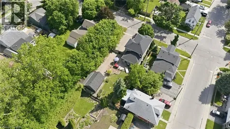 86 Oak Street Brantford ON N3T 2B3