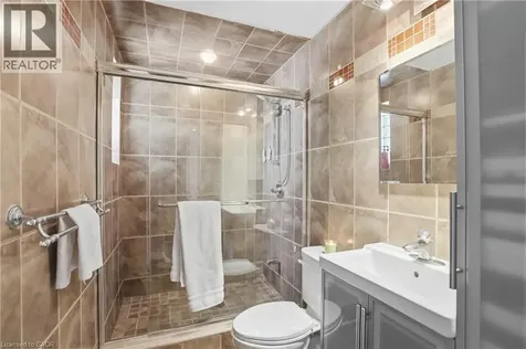 86 Oak Street Brantford ON N3T 2B3