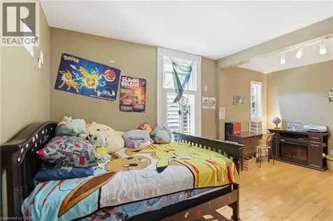 86 Oak Street Brantford ON N3T 2B3