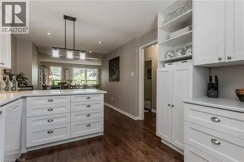 2157 Mountain Grove Avenue Burlington ON L7P 2H8