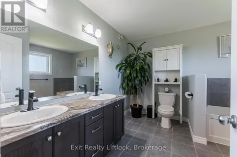 11 Darrell Drain Crescent Asphodel-norwood ON K0L 2V0