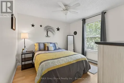 75 Laurie Crescent Owen Sound ON N4K 6C3