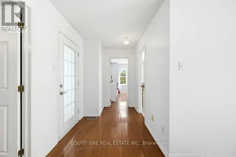 16 Grengold Way Ottawa ON K2T 1E2