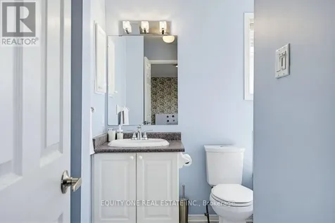 16 Grengold Way Ottawa ON K2T 1E2