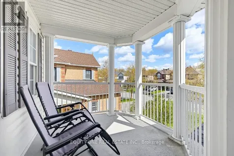 16 Grengold Way Ottawa ON K2T 1E2