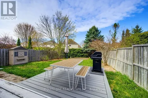 16 Grengold Way Ottawa ON K2T 1E2