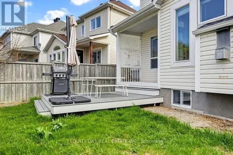 16 Grengold Way Ottawa ON K2T 1E2