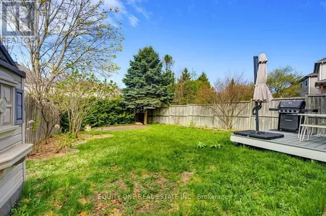 16 Grengold Way Ottawa ON K2T 1E2