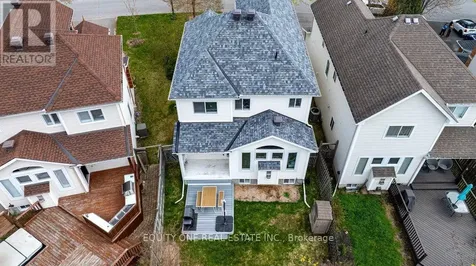 16 Grengold Way Ottawa ON K2T 1E2
