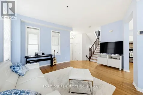 16 Grengold Way Ottawa ON K2T 1E2