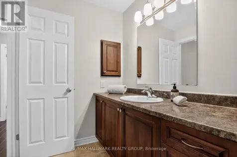 1145 Longfields Drive Ottawa ON K2J 5R5
