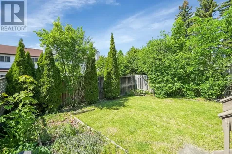 90 Acklam Terrace Ottawa ON K2K 2J1