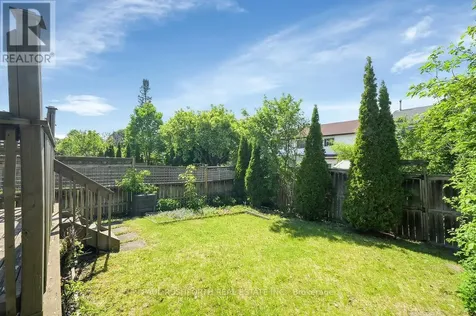 90 Acklam Terrace Ottawa ON K2K 2J1