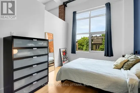108 Third Avenue Ottawa ON K1S 2J8