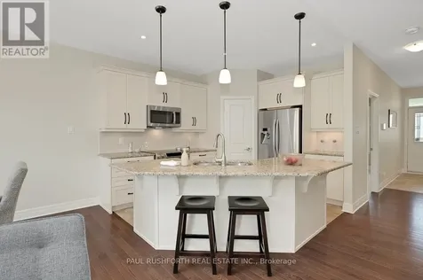 116 Elfin Grove Ottawa ON K2V 0B9