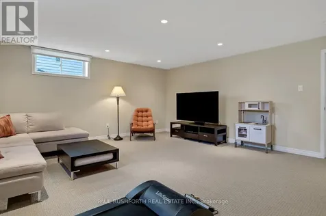 116 Elfin Grove Ottawa ON K2V 0B9