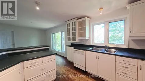 156 Dewolfe Street Ottawa ON K7S 3G7