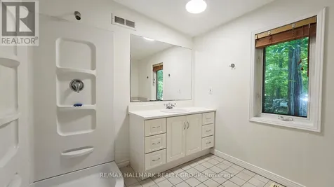 156 Dewolfe Street Ottawa ON K7S 3G7