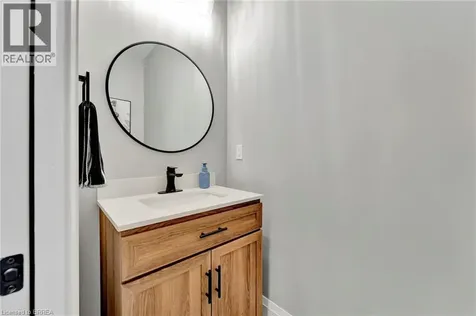 14 Hudson Drive Brantford ON N3T 5L7