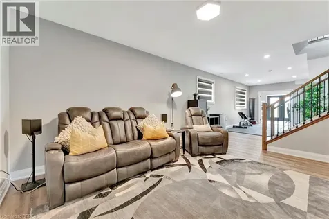 14 Hudson Drive Brantford ON N3T 5L7