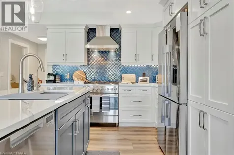 14 Hudson Drive Brantford ON N3T 5L7