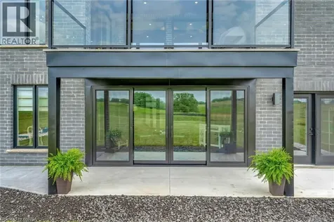 14 Hudson Drive Brantford ON N3T 5L7
