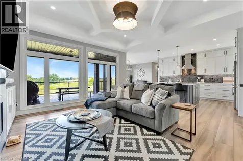 14 Hudson Drive Brantford ON N3T 5L7