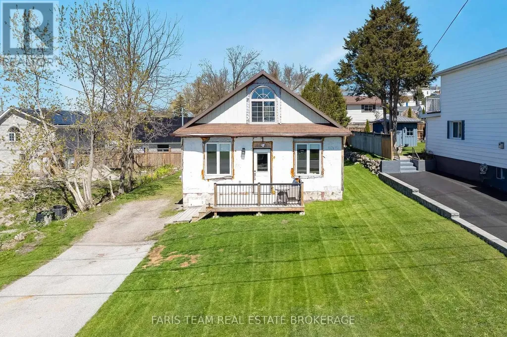 5 Scott Street Penetanguishene ON L9M 1N1