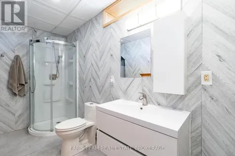 5 Scott Street Penetanguishene ON L9M 1N1