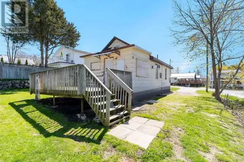 5 Scott Street Penetanguishene ON L9M 1N1