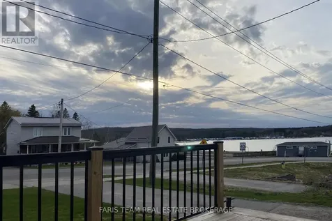 5 Scott Street Penetanguishene ON L9M 1N1