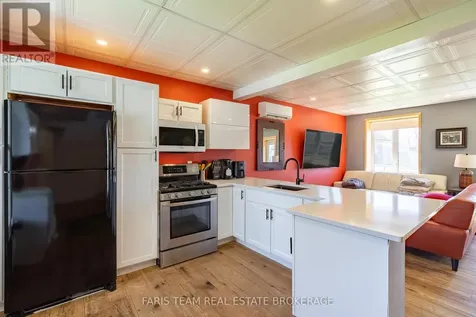 5 Scott Street Penetanguishene ON L9M 1N1
