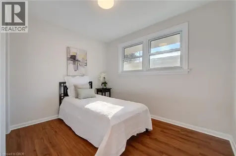 68 Kingslea Drive Hamilton ON L8T 4A3