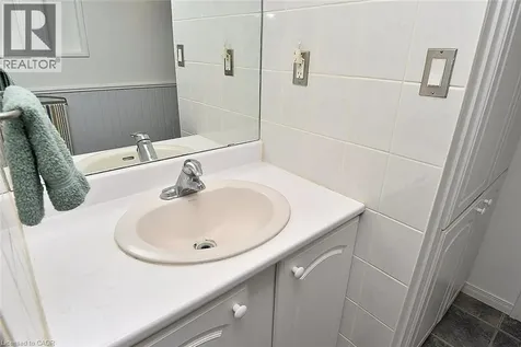 60 Rice Avenue Hamilton ON L9C 7S3