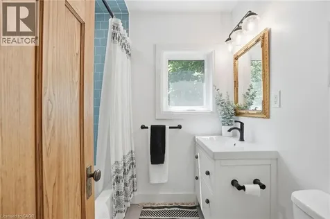 14 Cumberland Avenue Hamilton ON L8M 1Y7