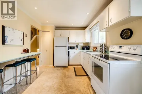 60 Woodlawn Avenue Brantford ON N3V 1B3