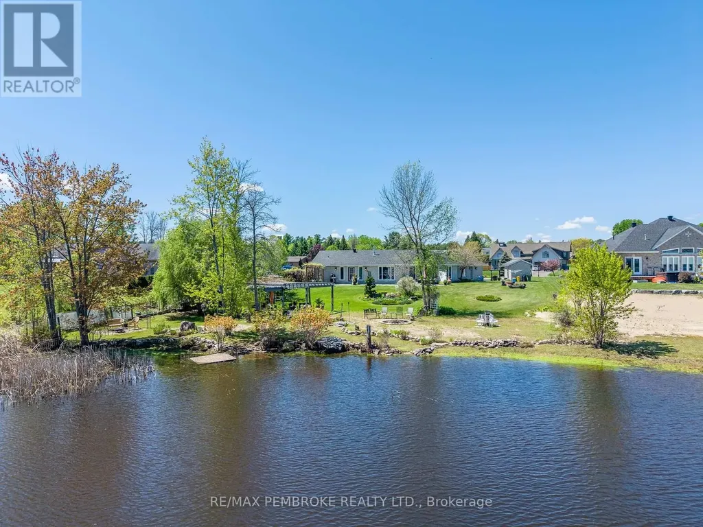 11 Fairway Drive Petawawa ON K8A 8N2