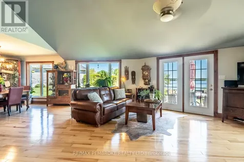 11 Fairway Drive Petawawa ON K8A 8N2