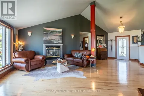 11 Fairway Drive Petawawa ON K8A 8N2