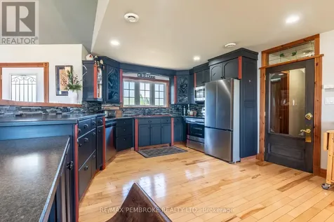 11 Fairway Drive Petawawa ON K8A 8N2
