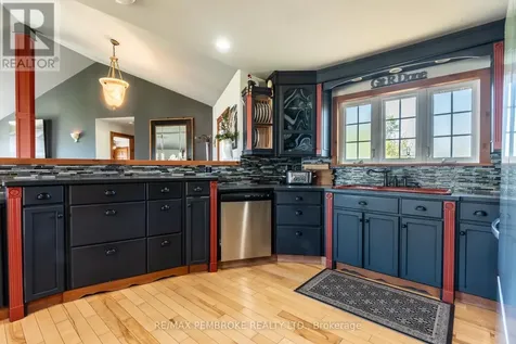 11 Fairway Drive Petawawa ON K8A 8N2