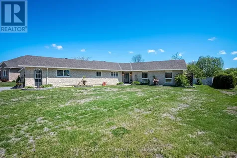 11 Fairway Drive Petawawa ON K8A 8N2
