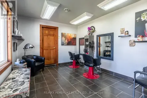 11 Fairway Drive Petawawa ON K8A 8N2