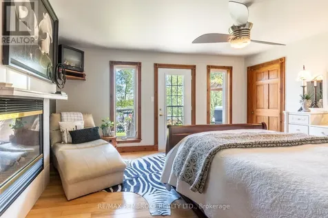 11 Fairway Drive Petawawa ON K8A 8N2
