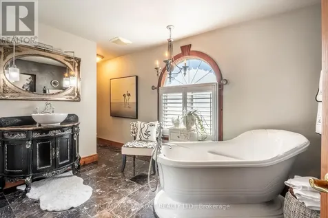 11 Fairway Drive Petawawa ON K8A 8N2