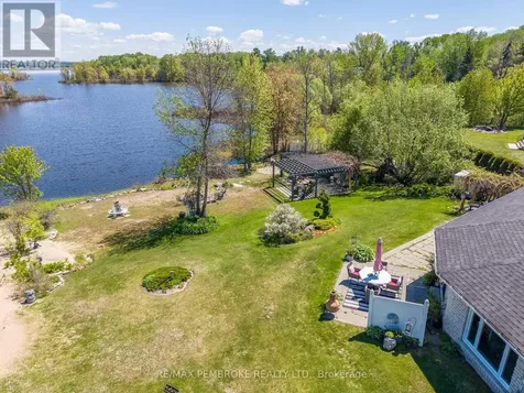 11 Fairway Drive Petawawa ON K8A 8N2