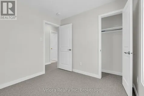 118 Venasque Ottawa ON K4A 5M2