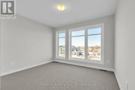 118 Venasque Ottawa ON K4A 5M2
