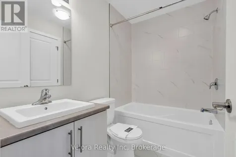 118 Venasque Ottawa ON K4A 5M2